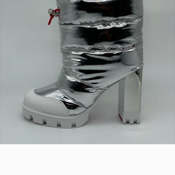 Christian Louboutin ORIONA quilted BOOTS still new - Picture 12 of 13